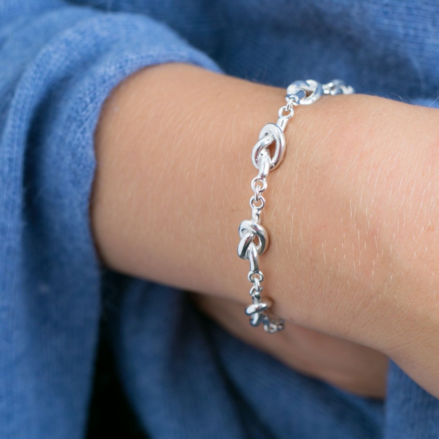 Silver friendship knot chain bracelet